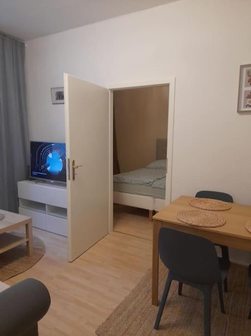 Zwei-Zimmer Wohnung In Wiesbadens Westend Luaran gambar