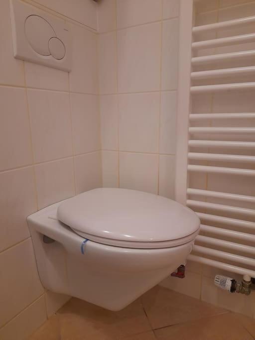 Zwei-Zimmer Wohnung In Wiesbadens Westend Luaran gambar