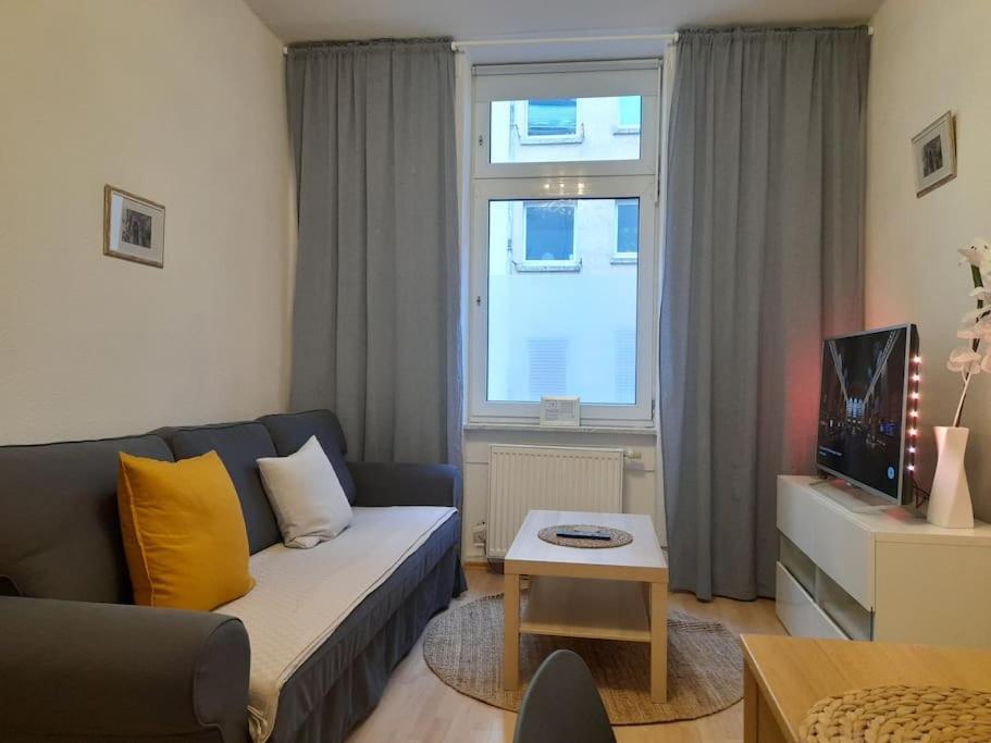 Zwei-Zimmer Wohnung In Wiesbadens Westend Luaran gambar